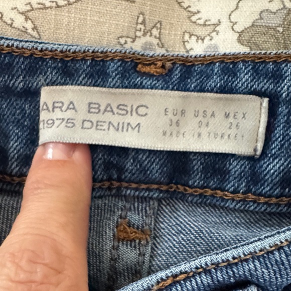 Zara High Rise Blue Jeans - Picture 2 of 6